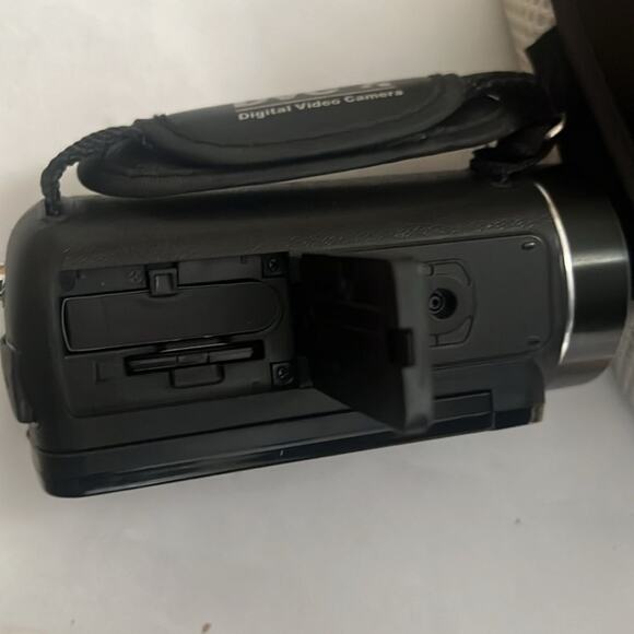 DVC FULL HD NIGHT VISION DIGITAL VIDEO CAMERA - Picture 9 of 15
